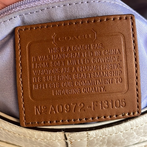 Y2K/vintage coach F13105 pebbled leather SOHO off white with tan shoulder bag - Picture 12 of 14